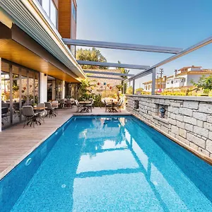 https://yerli-otel-alacati.aegeanhotels.net