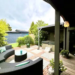 Chalet Buddha Style Family House & Jacuzzi & Sauna Near Amsterdam Vijfhuizen