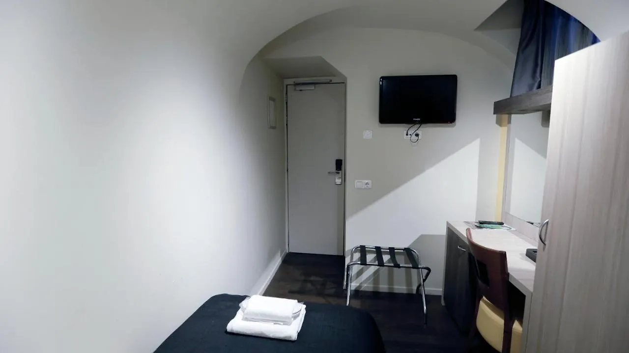 City Hotel Amsterdam 3*,