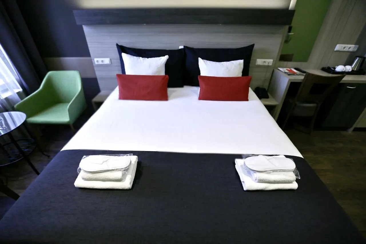 City Hotel Amsterdam 3*,